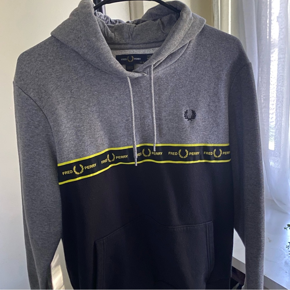 FRED PERRY UNISEX HOODIE - US6
